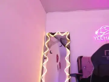 Chaturbate Live Sex Cam of kissi_tay1