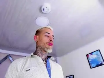 Chaturbate Free Porn Cam of vinzenzrizzo