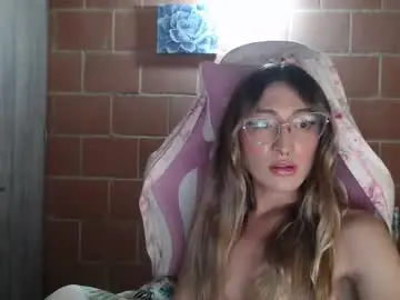 Chaturbate Live Sex of andrea_camila