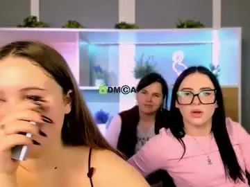 Chaturbate Live Sex Cam of astra_opal