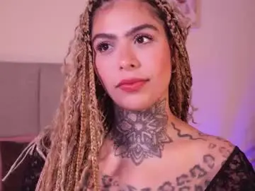 Chaturbate Adult Webcams of curvyliciouss