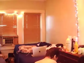 nikki_loverboy_holfulofcum from chaturbate