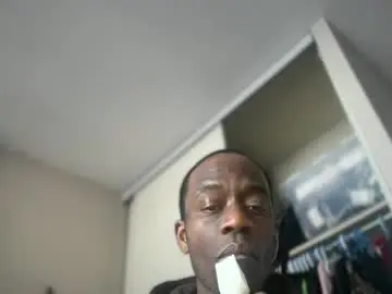 Chaturbate Live Porn of twinguy20