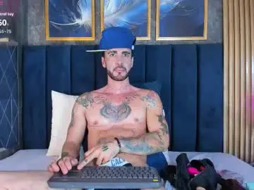 Chaturbate Adult Video Chat of darwin_horny