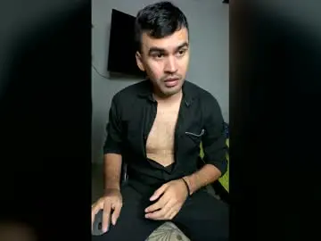 Chaturbate Live Sex Cam of hamiltong12