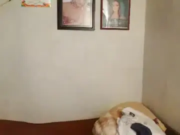 onlyjulia25 from chaturbate