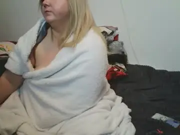 qchornycoupleqc from chaturbate