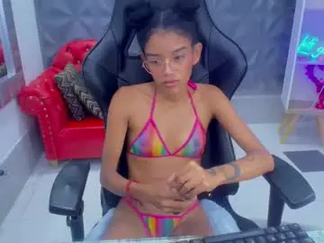 Chaturbate Best live sex cam show of adisson_petite1