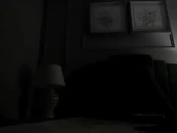 Chaturbate Nude Webcam of mia_kisses2