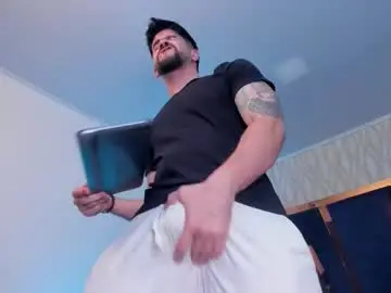 Chaturbate Free Live Porn of petesevans_1