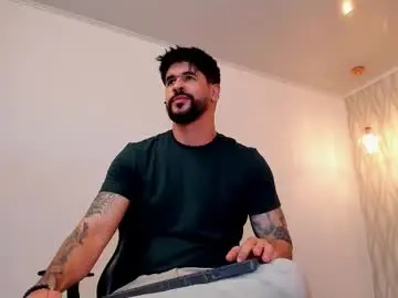 Chaturbate Watch Live Sex Cams of petesevans_1