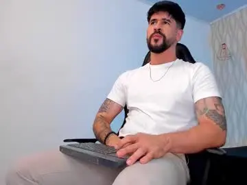 Chaturbate Best live sex cam show of petesevans_1