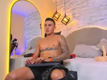 Chaturbate Watch Live Sex Cams of aron_bolt