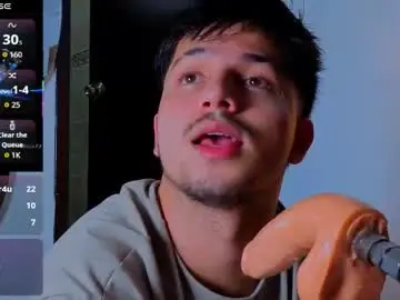 Chaturbate Nude Webcam of issac_james