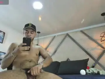 Chaturbate Live Sex Cam of dusan_grey