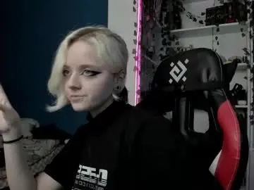 Chaturbate Live Sex Cam of holy_mistresss