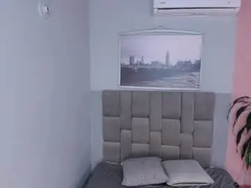 Chaturbate Live Sex Cam of selene_tylor_