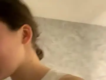 Chaturbate Live Sex Cam of idellmannheim