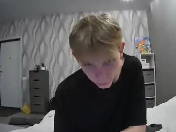 Chaturbate Live Sex Cam of sweetboy7072007