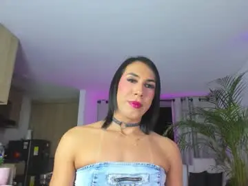 Chaturbate Live Sex Cam of alejaevangeline