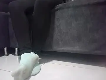 Chaturbate Live Porn of monalia17