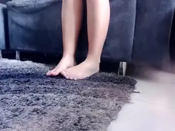 monalia17 from chaturbate