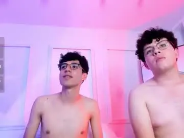 Chaturbate Live Sex Cam of ian_and_austin