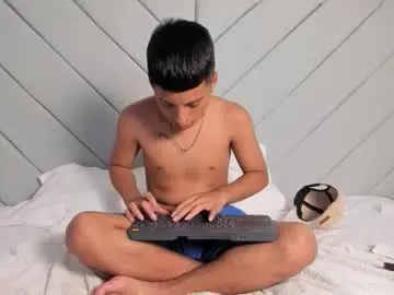 Chaturbate Free Porn Cam of little_kris1