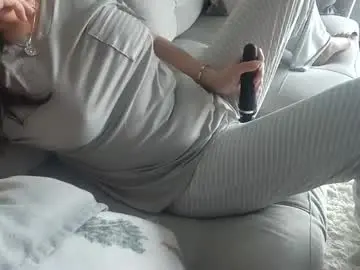 Chaturbate Live Sex Cam of cheeekycouple02