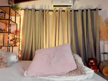 Chaturbate Live Sex Cam of amber_maxwell