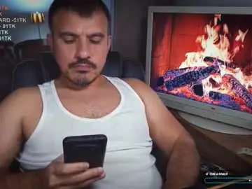 Chaturbate Live Sex Cam of officeman7