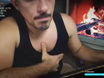 Chaturbate Sex Cam of officeman7