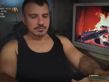 Chaturbate Live Sex Cam of officeman7