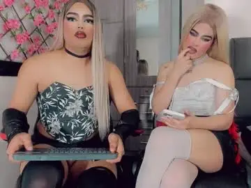 Chaturbate Live Sex Cam of thiara_veky