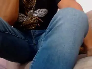 Chaturbate Live Sex Cam of masterdickjuicy