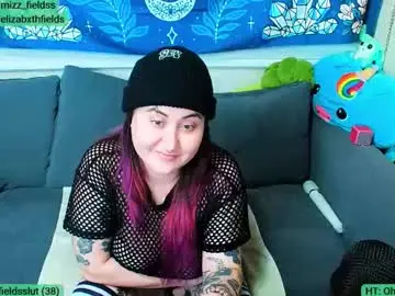 Chaturbate Nude Webcam of mizz_fieldss