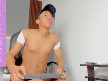 Chaturbate Sex Cam of brunette__boy