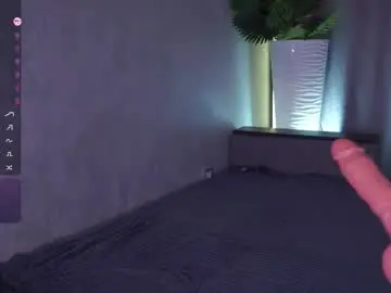 Chaturbate Live Sex Cam of lipdiptalk