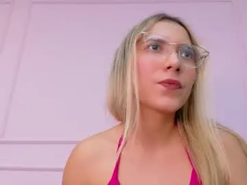 Chaturbate Best live sex cam show of maddietease