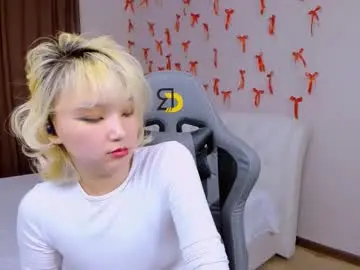 Chaturbate Live Sex Cam of milla_waves