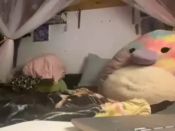 pinkiesdesires from chaturbate