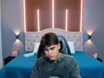 Chaturbate Live Sex Cam of tommy18__