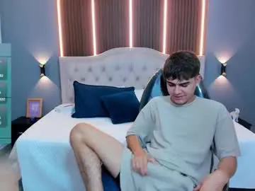 Chaturbate Nude Webcam of tommy18__