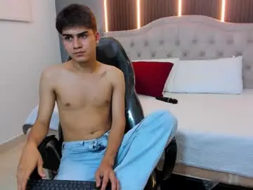 Chaturbate Live Sex Cam of tommy18__