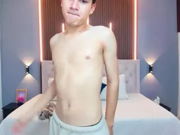 Chaturbate Best live sex cam show of tommy18__