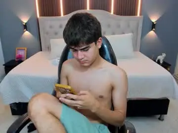 Chaturbate Adult Webcam of tommy18__