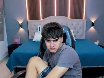 Chaturbate Live Sex Cam of tommy18__