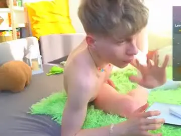 Chaturbate Live Sex Cam of landel_boy