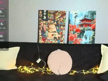 Chaturbate Live Sex Cam of pauline_flo