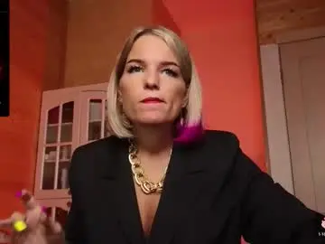 Chaturbate Live Sex of findom_lady_shine